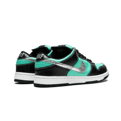Diamond Supply Co. x Nike Dunk Low Pro SB Tiffanys Aqua Chrome